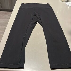 BARELY WORN Lululemon cropped leggings